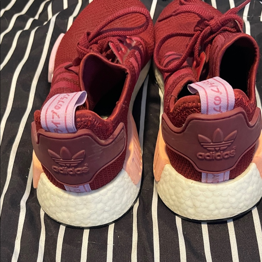 adidas nmd Low-Top Sneakers in Burgundy with Pink Details - Picture 2 of 5